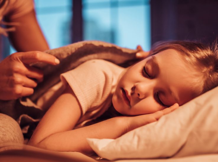 À quelle heure mettre votre enfant au lit en fonction de son âge?